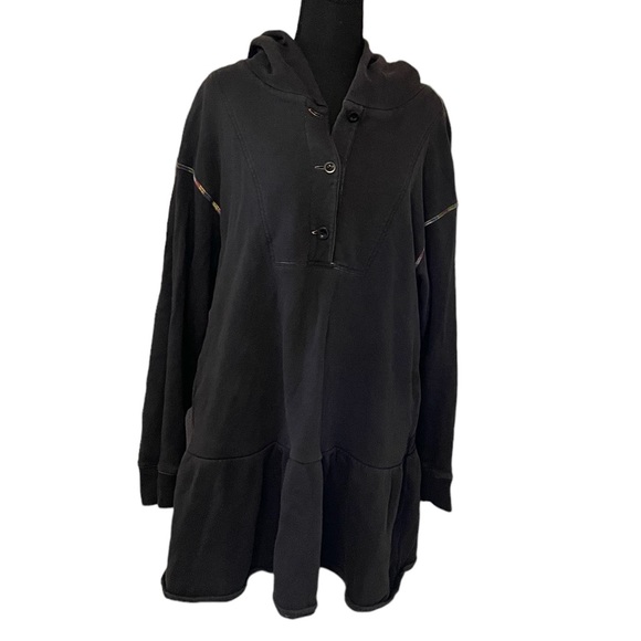 SOMETHING NAVY DOTTIE HOODED SWEATSHIRT DRESS IN BLACK - Picture 3 of 10